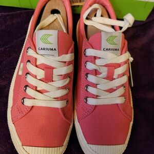 Cariuma Pink and White Women's Sneakers Size 8
